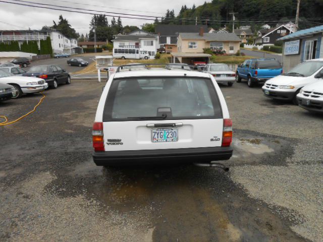 1995 Volvo 940 Series Base