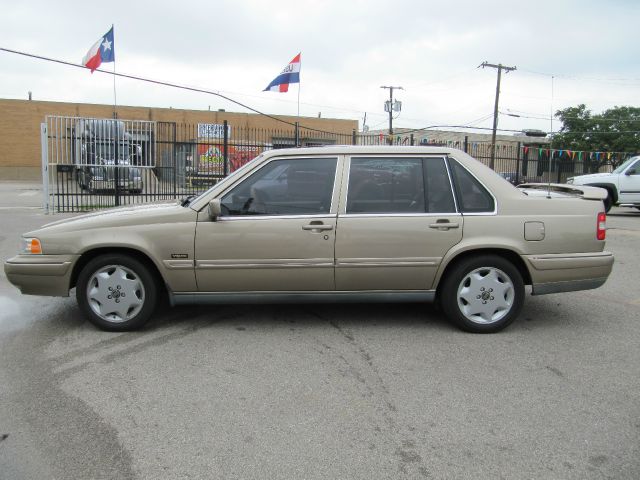 1995 Volvo 960 Series Base