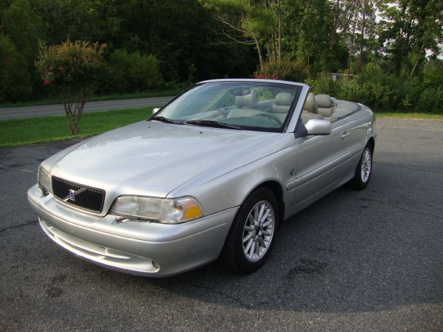 2000 Volvo C70 4dr 114 WB XLT 4WD
