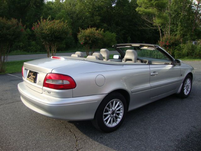 2000 Volvo C70 4dr 114 WB XLT 4WD