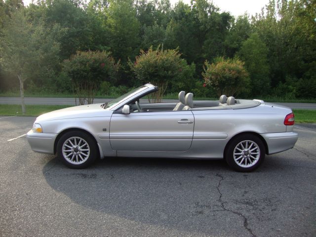 2000 Volvo C70 4dr 114 WB XLT 4WD