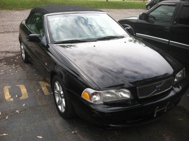 2001 Volvo C70 4dr 114 WB XLT 4WD