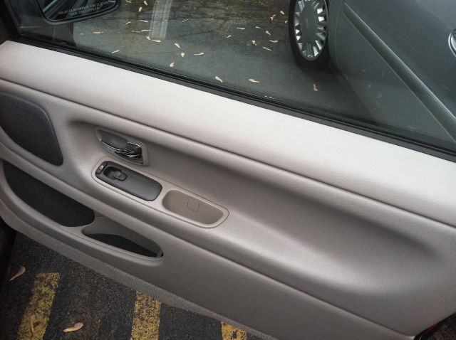 2001 Volvo C70 4dr 114 WB XLT 4WD