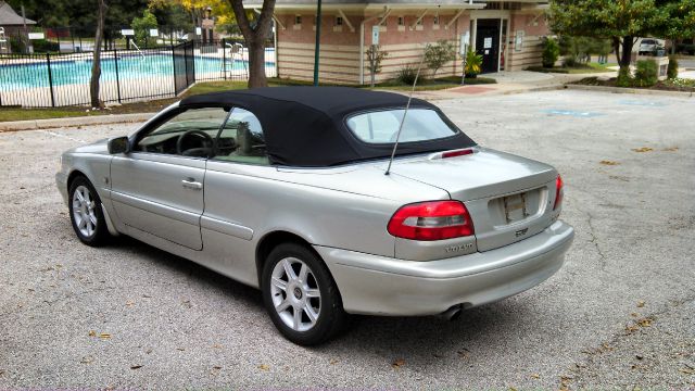 2001 Volvo C70 4dr 114 WB XLT 4WD
