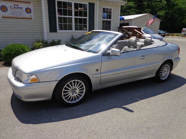 2002 Volvo C70 4dr 114 WB XLT 4WD