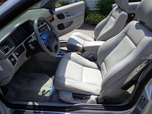 2002 Volvo C70 4dr 114 WB XLT 4WD