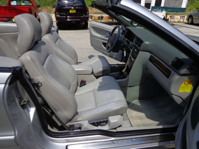 2002 Volvo C70 4dr 114 WB XLT 4WD