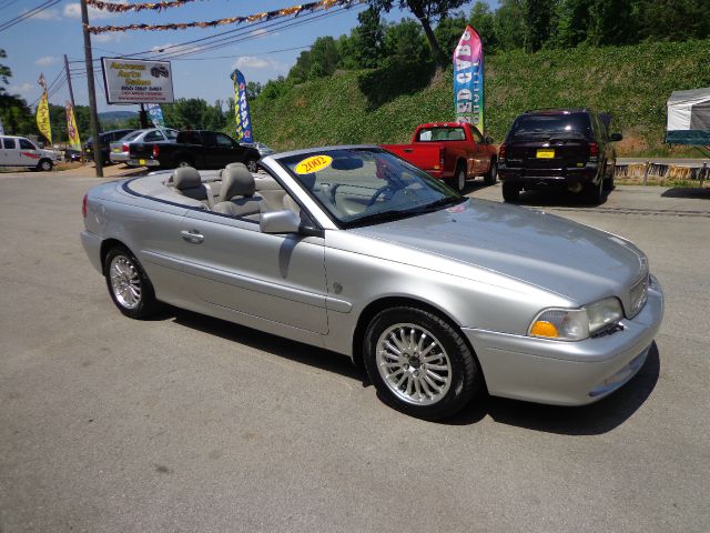 2002 Volvo C70 4dr 114 WB XLT 4WD