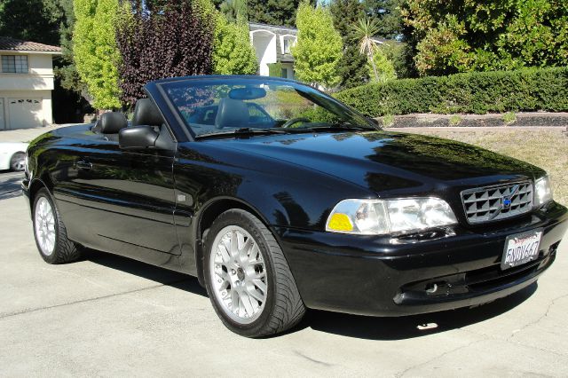 2003 Volvo C70 4dr 114 WB XLT 4WD