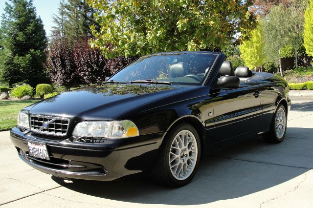 2003 Volvo C70 4dr 114 WB XLT 4WD