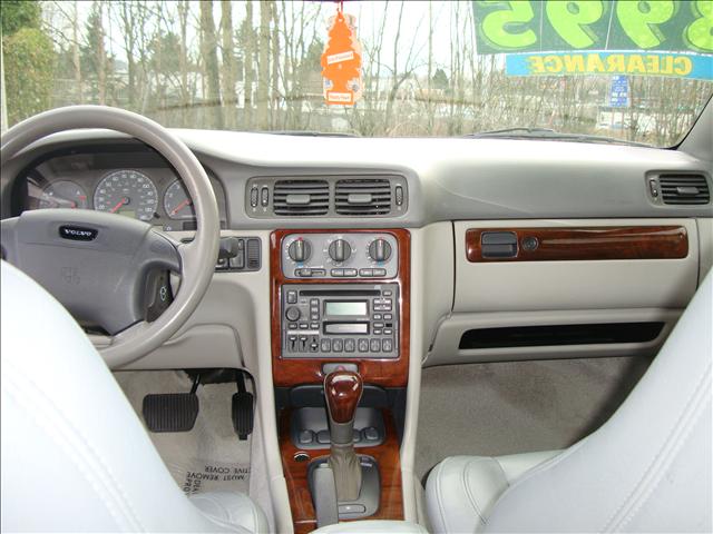 2004 Volvo C70 Unknown