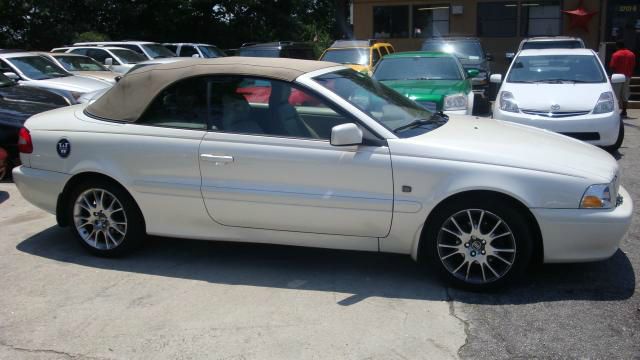 2004 Volvo C70 4dr 114 WB XLT 4WD