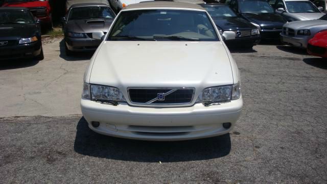 2004 Volvo C70 4dr 114 WB XLT 4WD