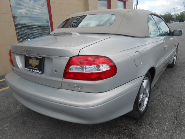 2004 Volvo C70 4dr 114 WB XLT 4WD