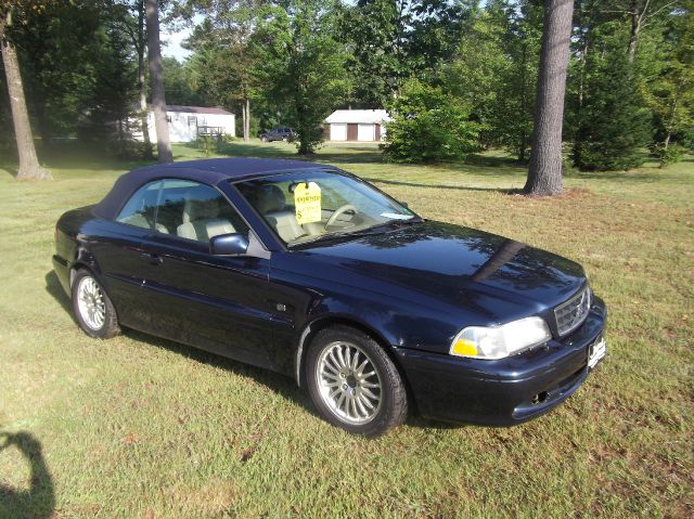 2004 Volvo C70 4dr 114 WB XLT 4WD