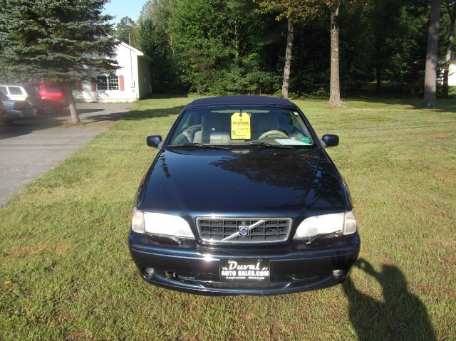 2004 Volvo C70 4dr 114 WB XLT 4WD