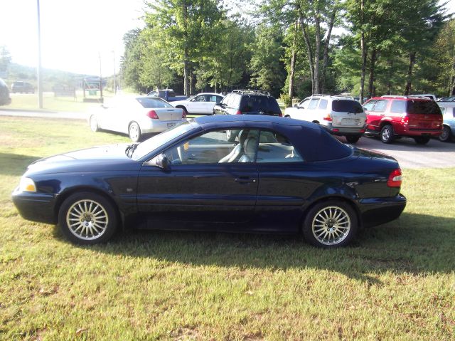 2004 Volvo C70 4dr 114 WB XLT 4WD