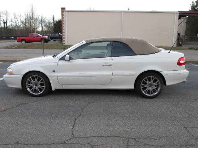 2004 Volvo C70 4dr 114 WB XLT 4WD