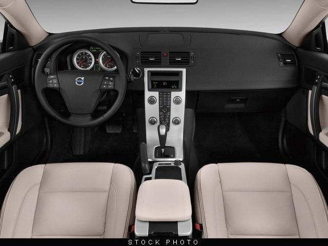 2011 Volvo C70 RAM 2500 CREW 4x4 SLT