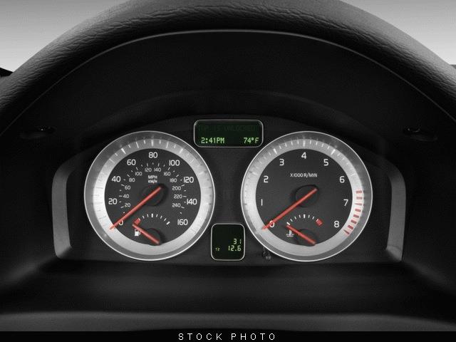 2011 Volvo C70 RAM 2500 CREW 4x4 SLT