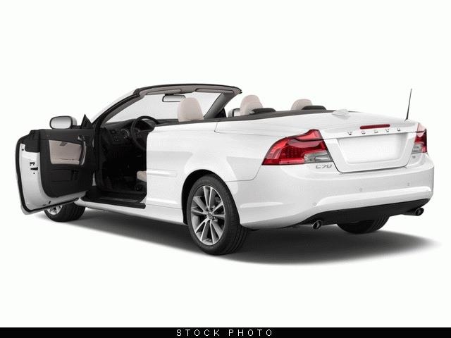 2011 Volvo C70 RAM 2500 CREW 4x4 SLT