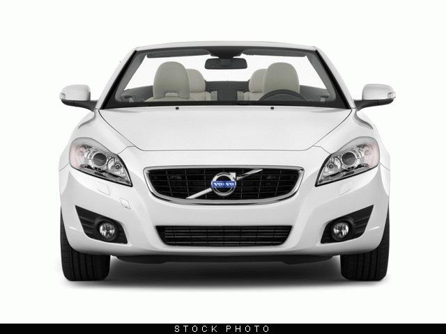 2011 Volvo C70 RAM 2500 CREW 4x4 SLT