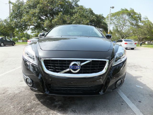 2011 Volvo C70 4X4 ED. Bauer EL