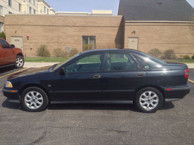 2000 Volvo S40 Base