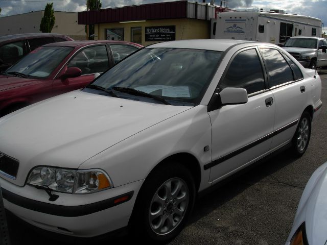 2000 Volvo S40 Base