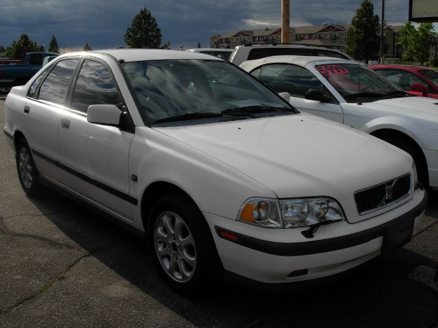 2000 Volvo S40 Base