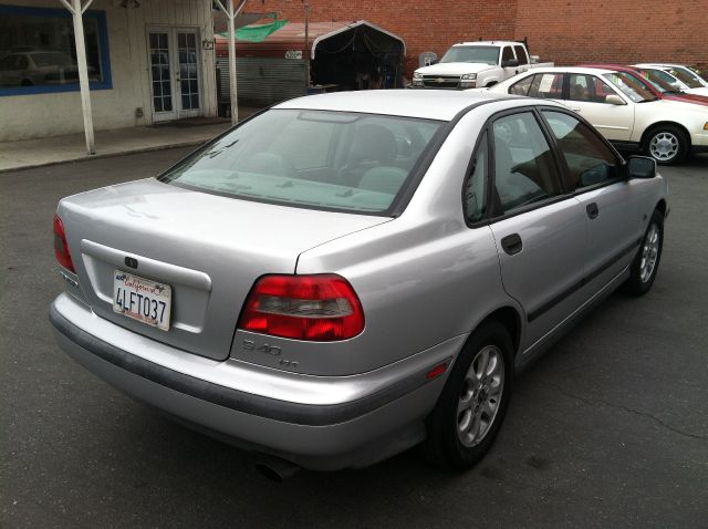 2000 Volvo S40 Base