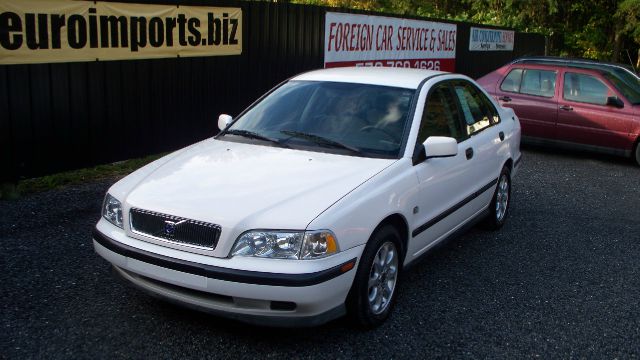 2000 Volvo S40 Base