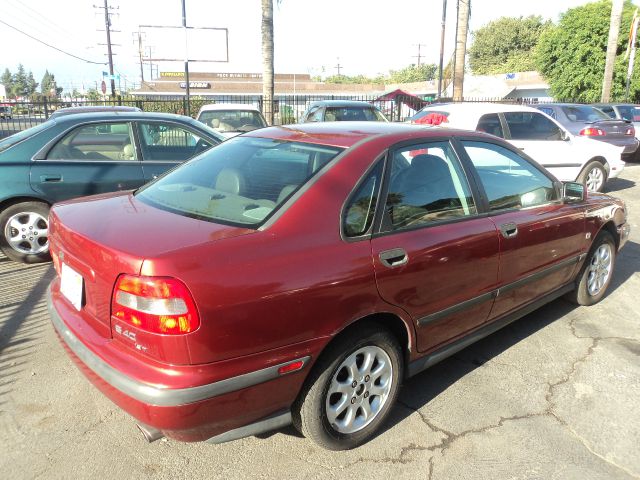 2000 Volvo S40 Base