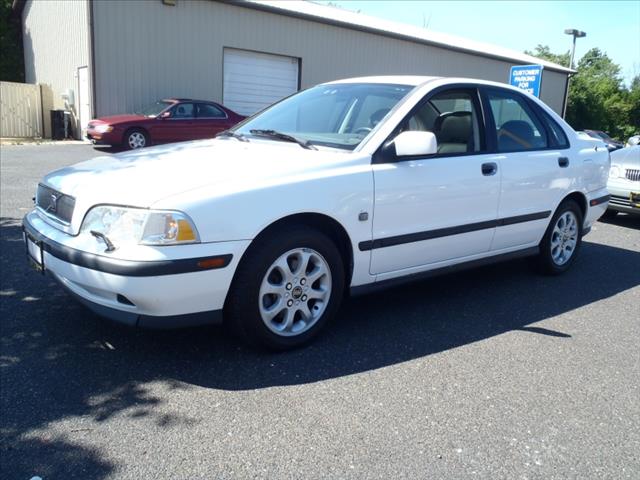 2000 Volvo S40 Base