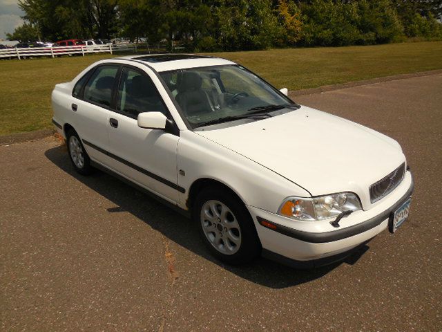 2000 Volvo S40 Base