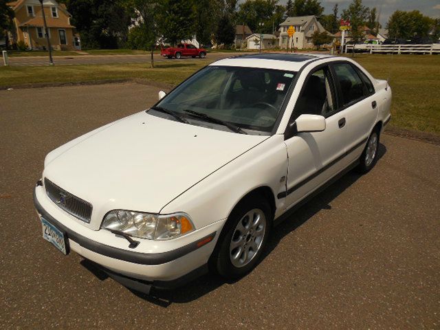 2000 Volvo S40 Base