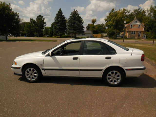 2000 Volvo S40 Base