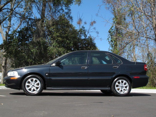 2001 Volvo S40 Base
