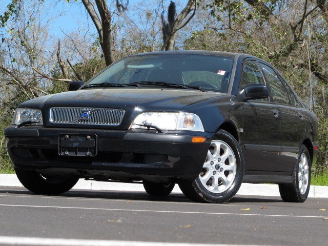 2001 Volvo S40 Base