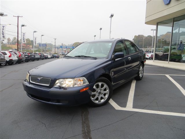 2001 Volvo S40 Base