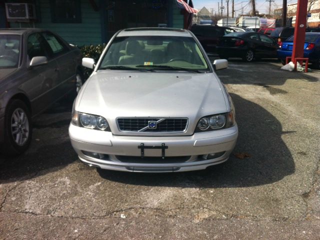 2004 Volvo S40 S 5 Passenger