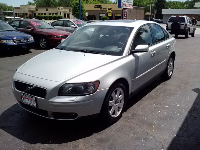 2005 Volvo S40 Lariat XL