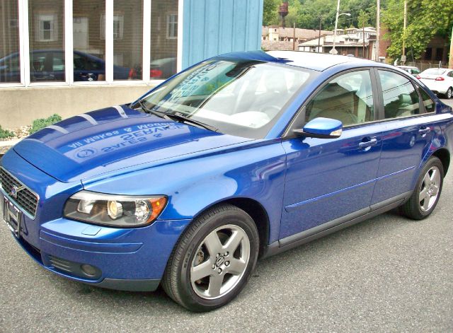 2006 Volvo S40 CREW CAB 153.0 WB SLE
