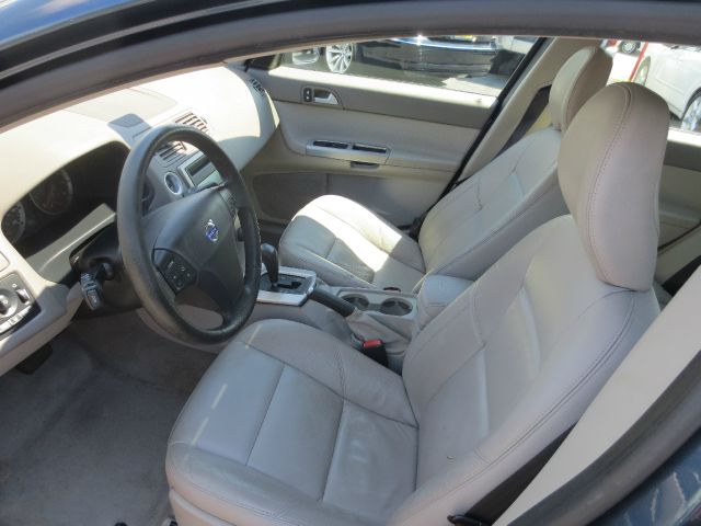 2006 Volvo S40 CREW CAB 153.0 WB SLE