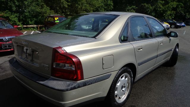 2002 Volvo S60 2.5i Sedan 4D