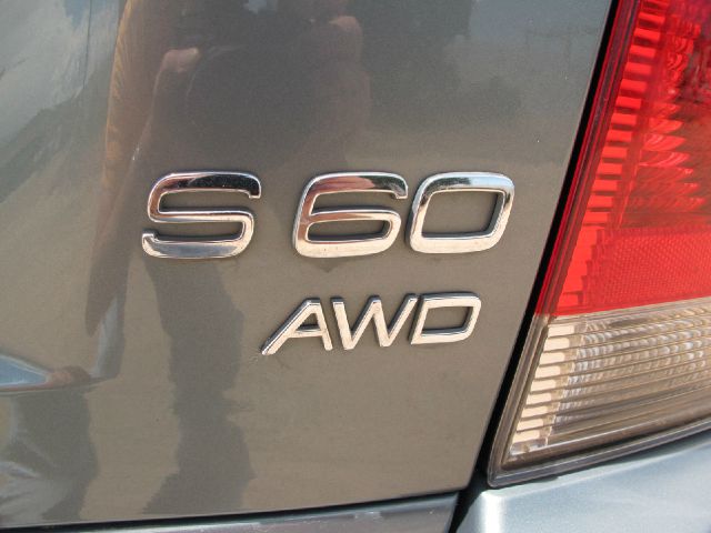 2002 Volvo S60 EX - DUAL Power Doors
