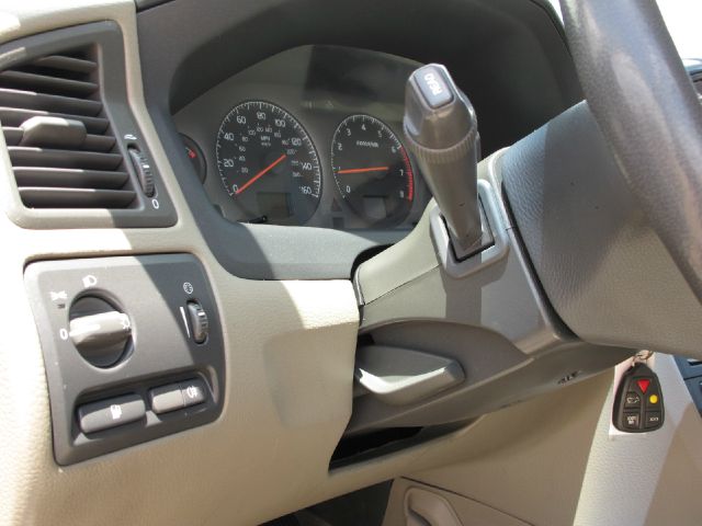 2002 Volvo S60 EX - DUAL Power Doors