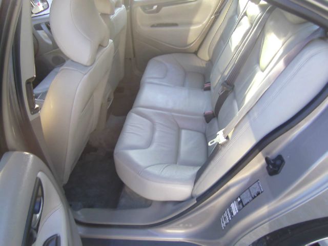 2002 Volvo S60 2.5i Sedan 4D