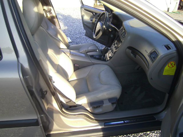 2002 Volvo S60 2.5i Sedan 4D