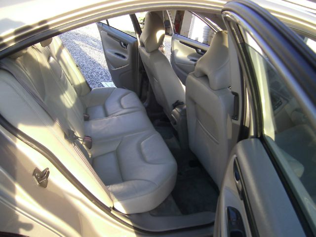 2002 Volvo S60 2.5i Sedan 4D